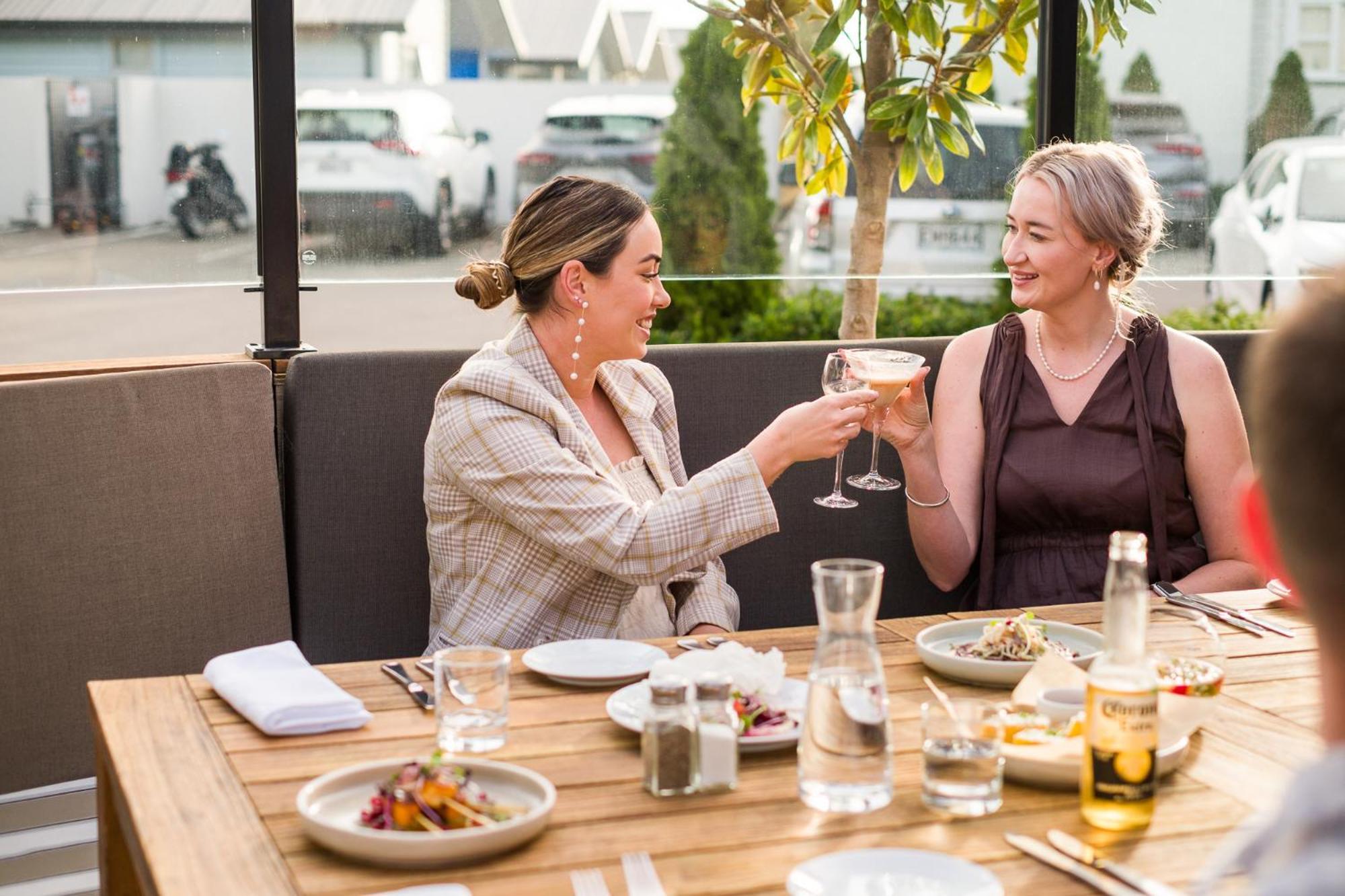 Carnmore Chateau Marlborough Blenheim Luaran gambar The Terrace at the Hotel