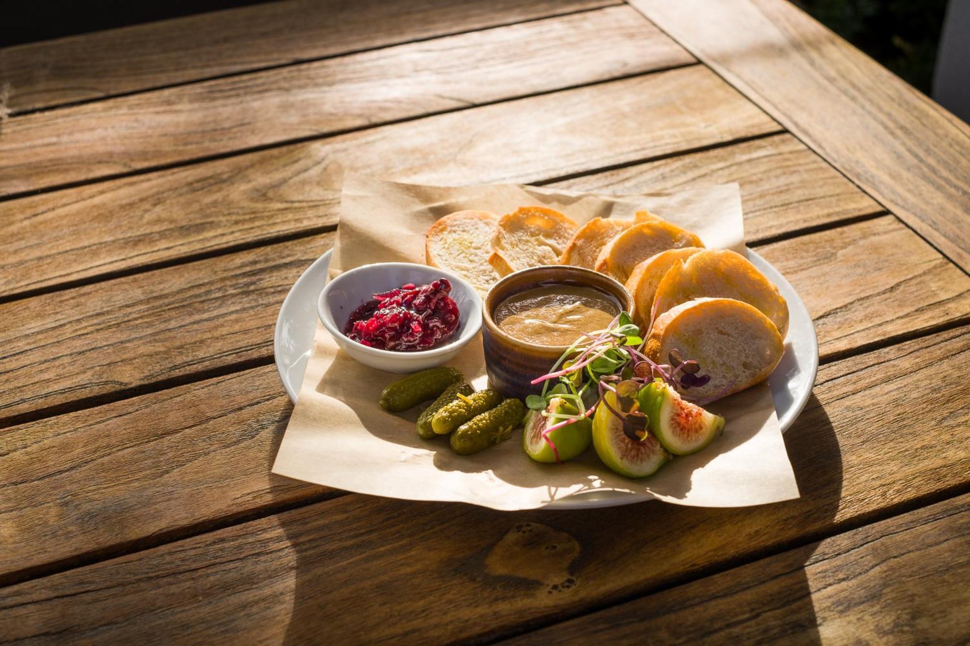 Carnmore Chateau Marlborough Blenheim Luaran gambar A selection of pickles