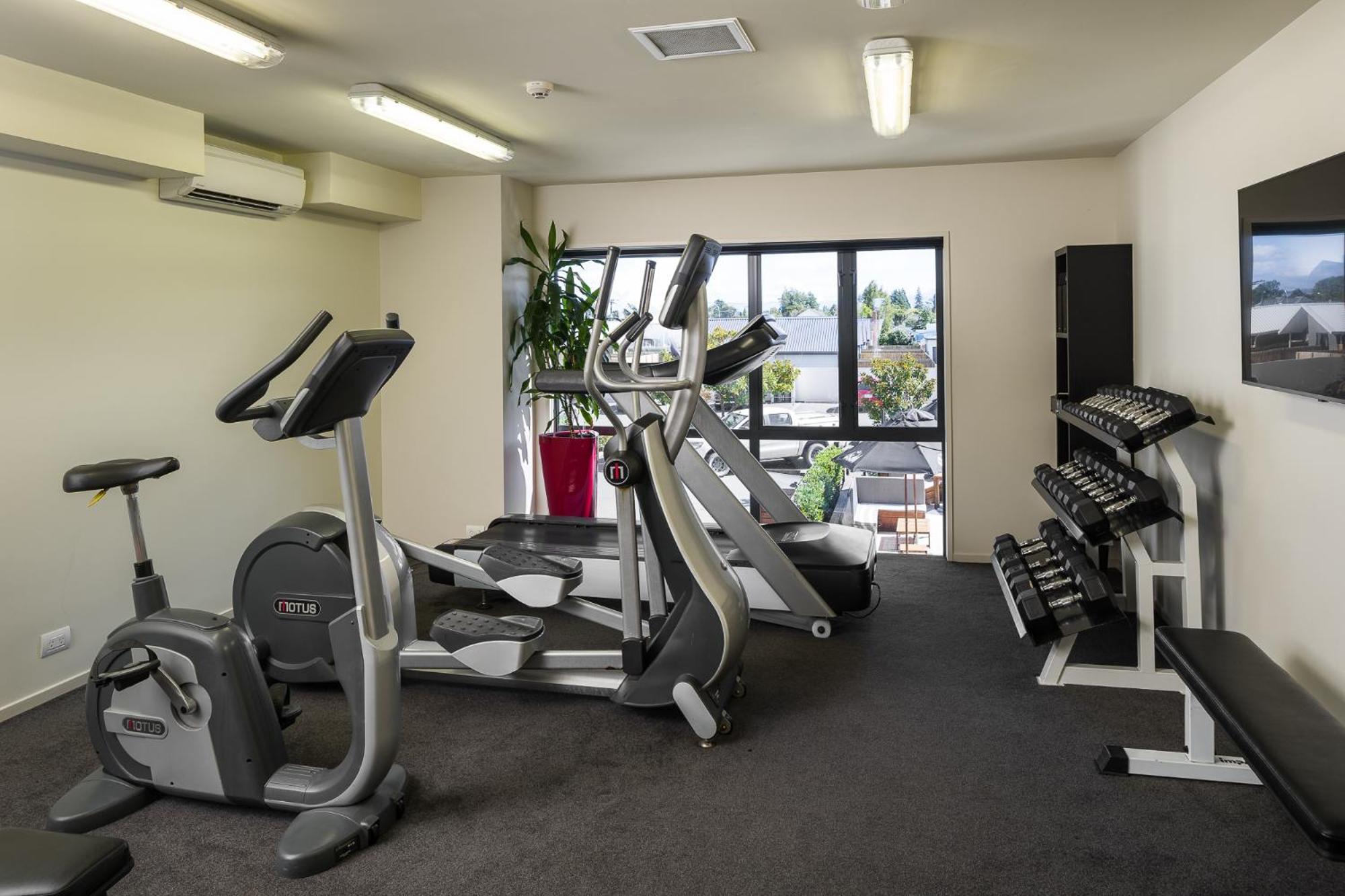 Carnmore Chateau Marlborough Blenheim Luaran gambar A typical gym