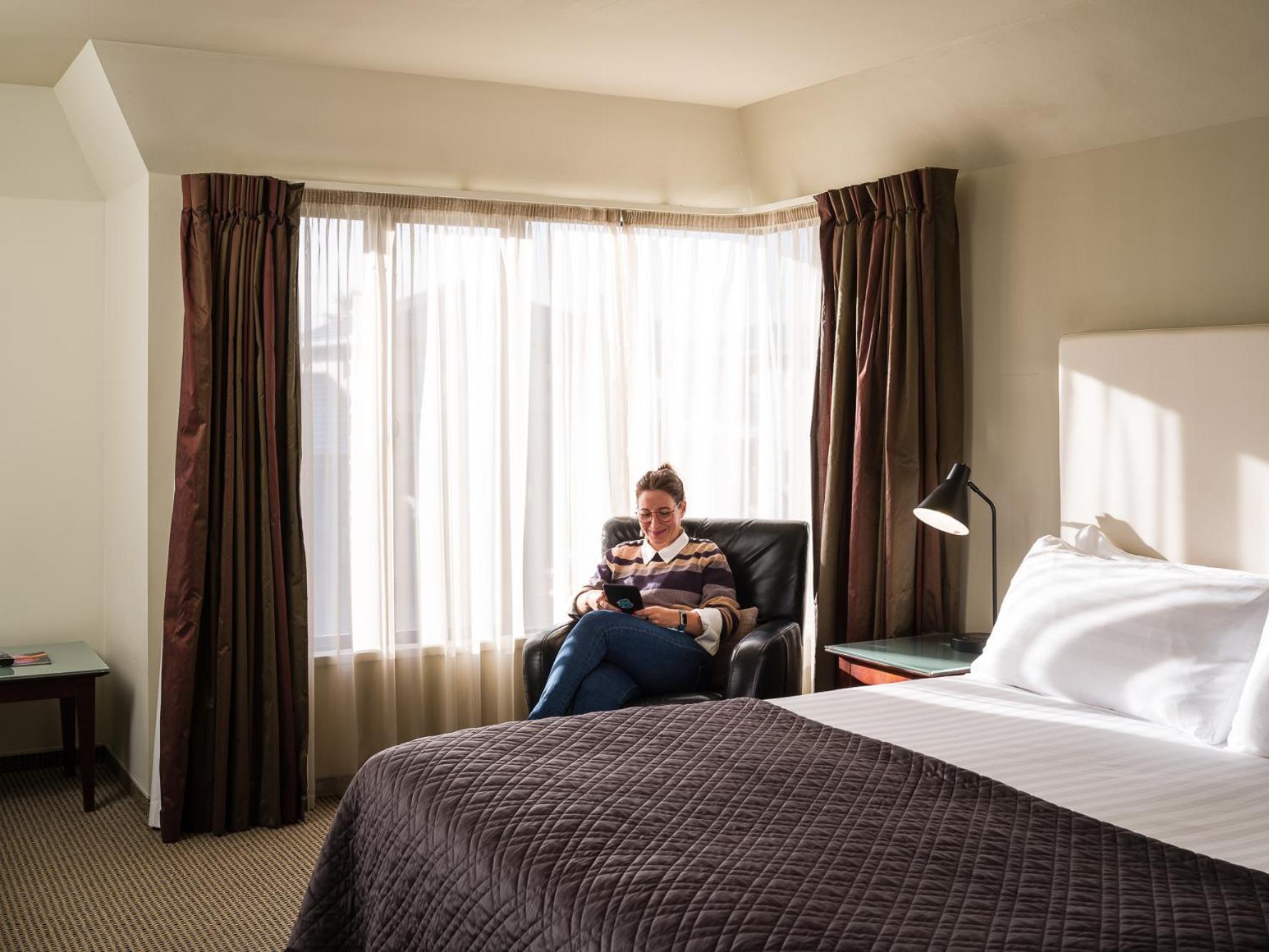 Carnmore Chateau Marlborough Blenheim Luaran gambar A guest in a room at the hotel