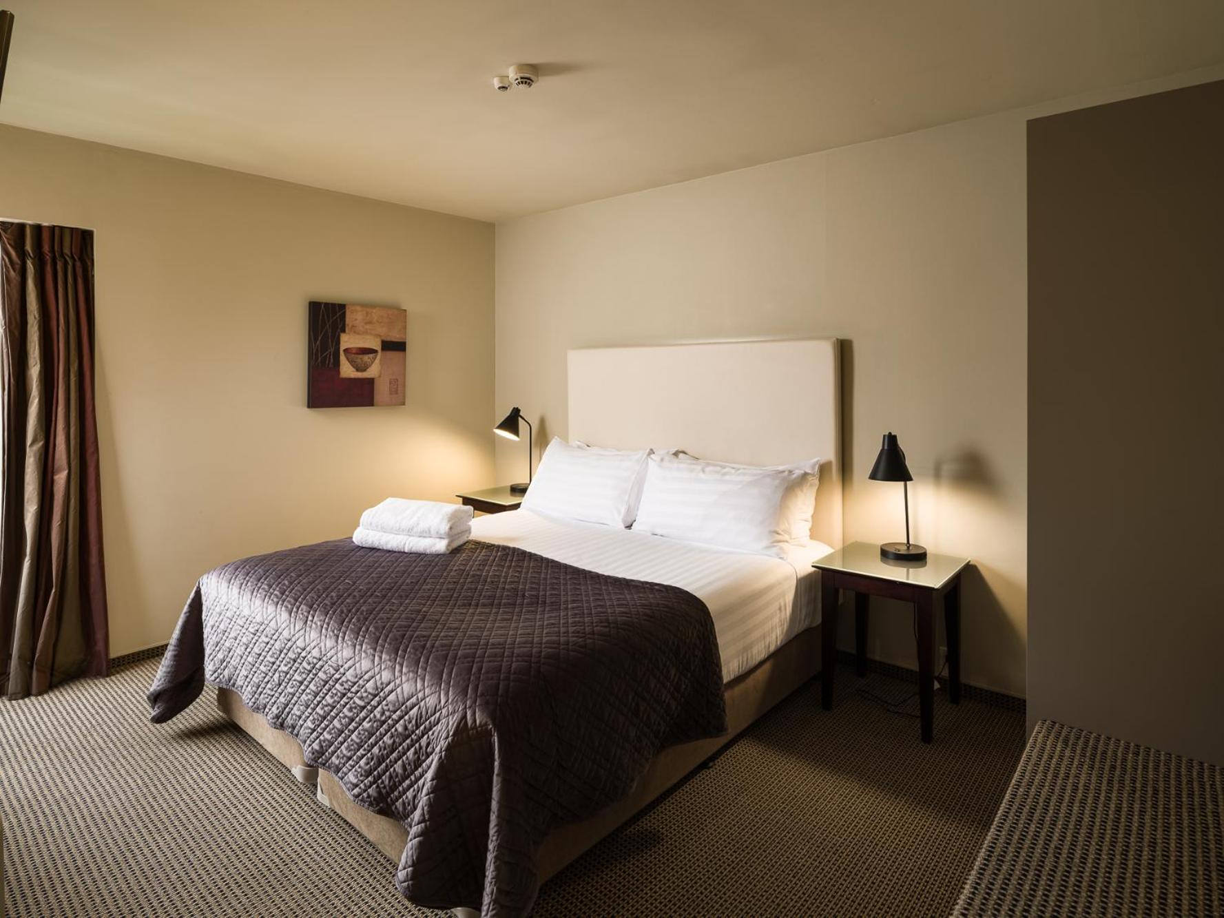 Carnmore Chateau Marlborough Blenheim Luaran gambar A bedroom at the hotel
